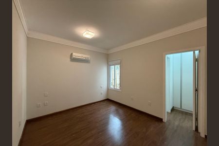 Casa à venda com 273m², 4 quartos e 4 vagas