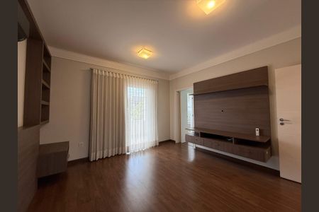 Casa à venda com 273m², 4 quartos e 4 vagas