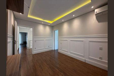 Casa à venda com 273m², 4 quartos e 4 vagas