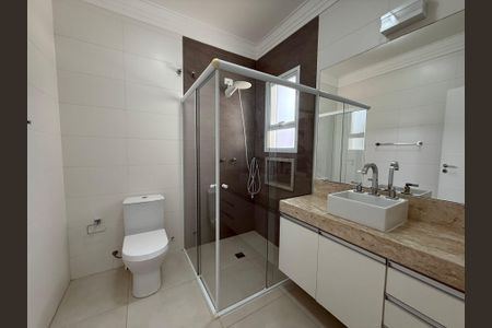 Casa à venda com 273m², 4 quartos e 4 vagas