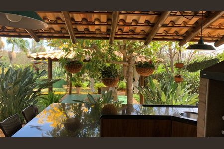 Casa de condomínio à venda com 340m², 5 quartos e 6 vagas