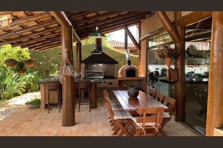 Casa de condomínio à venda com 340m², 5 quartos e 6 vagas