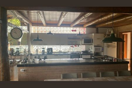 Casa de condomínio à venda com 340m², 5 quartos e 6 vagas