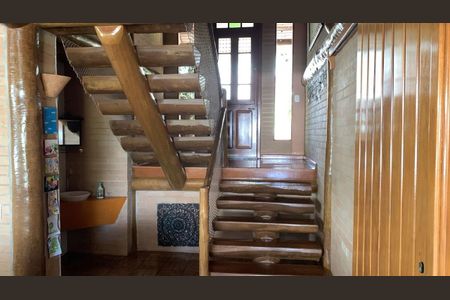 Casa de condomínio à venda com 340m², 5 quartos e 6 vagas