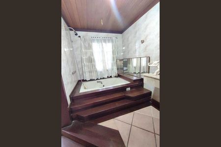 Casa à venda com 4 quartos, 190m² em Olaria, Rio de Janeiro