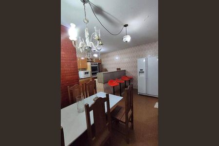 Casa à venda com 4 quartos, 190m² em Olaria, Rio de Janeiro