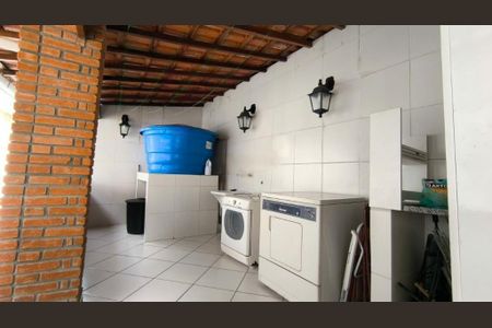 Casa à venda com 121m², 3 quartos e sem vaga