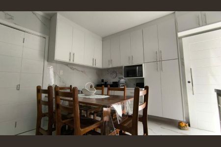Casa à venda com 121m², 3 quartos e sem vaga