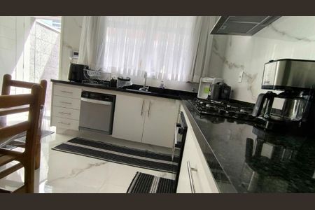 Casa à venda com 121m², 3 quartos e sem vaga