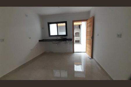 Casa à venda com 3 quartos, 107m² em Vila Frugoli, São Paulo