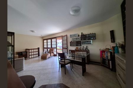 Casa à venda com 5 quartos, 360m² em Itacoatiara, Niterói