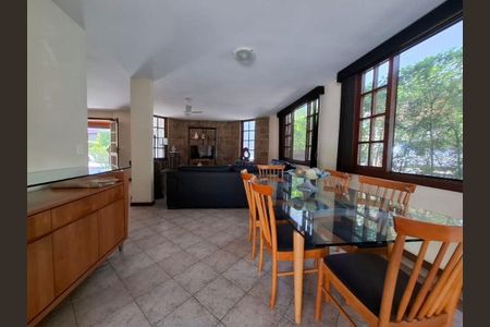 Casa à venda com 5 quartos, 360m² em Itacoatiara, Niterói