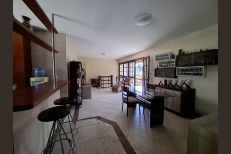 Casa à venda com 5 quartos, 360m² em Itacoatiara, Niterói