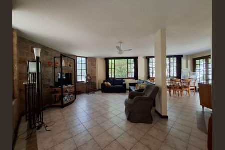Casa à venda com 5 quartos, 360m² em Itacoatiara, Niterói