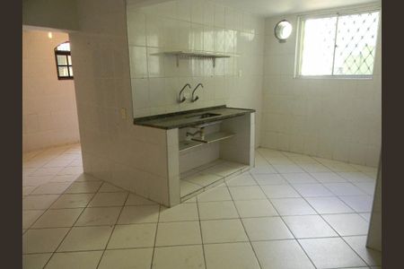 Casa à venda com 3 quartos, 125m² em Jardim Aeroporto, São Paulo