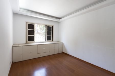 Casa à venda com 200m², 4 quartos e 2 vagas Casa à venda com 200m², 4 quartos e 2 vagasSuíte