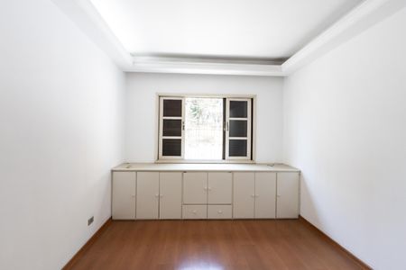 Casa à venda com 200m², 4 quartos e 2 vagas Casa à venda com 200m², 4 quartos e 2 vagasSuíte