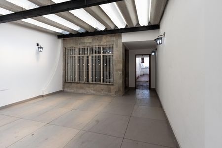 Casa à venda com 200m², 4 quartos e 2 vagas Casa à venda com 200m², 4 quartos e 2 vagasGaragem