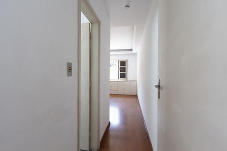 Casa à venda com 200m², 4 quartos e 2 vagas Casa à venda com 200m², 4 quartos e 2 vagasCorredor