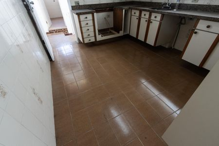 Casa à venda com 200m², 4 quartos e 2 vagas Casa à venda com 200m², 4 quartos e 2 vagasCozinha