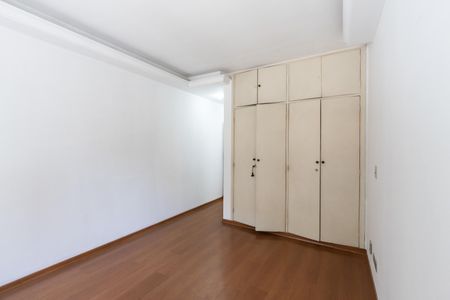Casa à venda com 200m², 4 quartos e 2 vagas Casa à venda com 200m², 4 quartos e 2 vagasSuíte