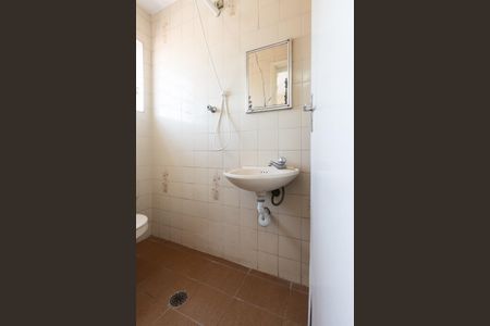 Casa à venda com 200m², 4 quartos e 2 vagas Casa à venda com 200m², 4 quartos e 2 vagasBanheiro de Serviço