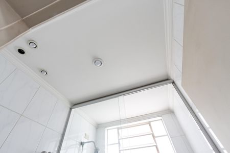 Casa à venda com 200m², 4 quartos e 2 vagas Casa à venda com 200m², 4 quartos e 2 vagasBanheiro da Suíte