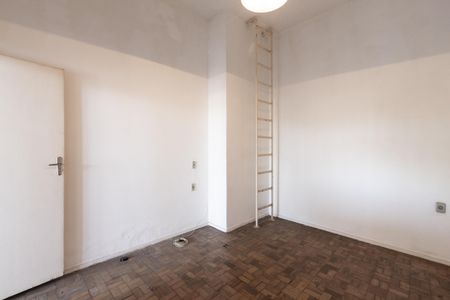 Casa à venda com 200m², 4 quartos e 2 vagas Casa à venda com 200m², 4 quartos e 2 vagasQuarto de Serviço