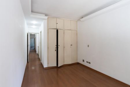 Casa à venda com 200m², 4 quartos e 2 vagas Casa à venda com 200m², 4 quartos e 2 vagasSuíte