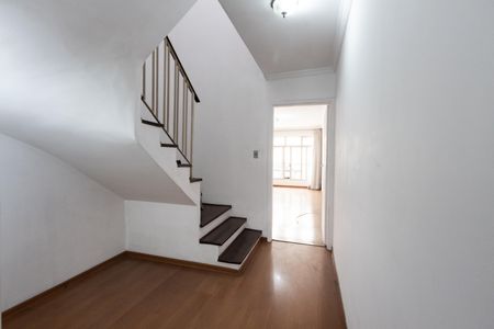 Casa à venda com 200m², 4 quartos e 2 vagas Casa à venda com 200m², 4 quartos e 2 vagasSala