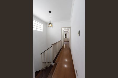 Casa à venda com 200m², 4 quartos e 2 vagas Casa à venda com 200m², 4 quartos e 2 vagasCorredor