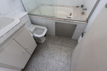 Casa à venda com 200m², 4 quartos e 2 vagas Casa à venda com 200m², 4 quartos e 2 vagasBanheiro da Suíte