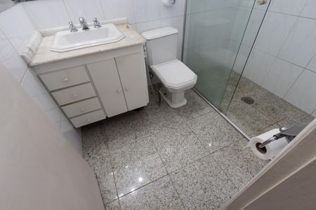 Casa à venda com 200m², 4 quartos e 2 vagas Casa à venda com 200m², 4 quartos e 2 vagasBanheiro Social