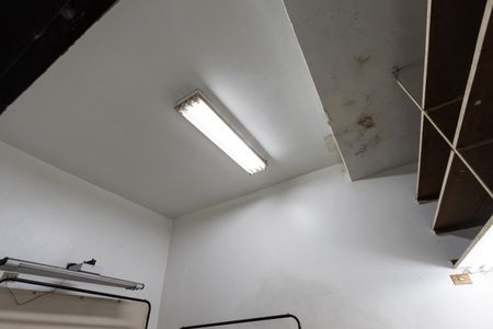 Casa à venda com 200m², 4 quartos e 2 vagas Casa à venda com 200m², 4 quartos e 2 vagasDepósito