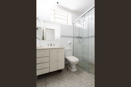 Casa à venda com 200m², 4 quartos e 2 vagas Casa à venda com 200m², 4 quartos e 2 vagasBanheiro Social