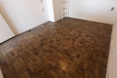 Casa à venda com 200m², 4 quartos e 2 vagas Casa à venda com 200m², 4 quartos e 2 vagasQuarto de Serviço