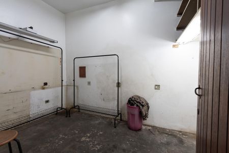 Casa à venda com 200m², 4 quartos e 2 vagas Casa à venda com 200m², 4 quartos e 2 vagasDepósito