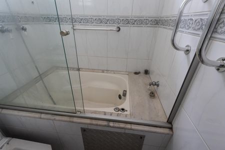 Casa à venda com 200m², 4 quartos e 2 vagas Casa à venda com 200m², 4 quartos e 2 vagasBanheiro da Suíte