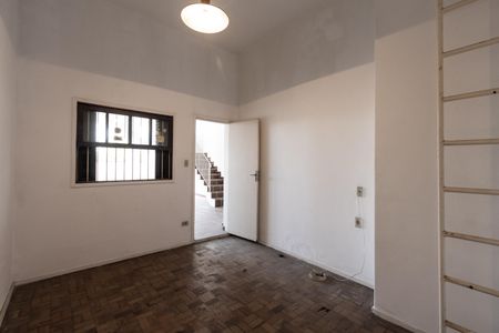 Casa à venda com 200m², 4 quartos e 2 vagas Casa à venda com 200m², 4 quartos e 2 vagasQuarto de Serviço