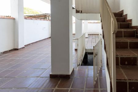 Casa à venda com 200m², 4 quartos e 2 vagas Casa à venda com 200m², 4 quartos e 2 vagasÁrea Externa
