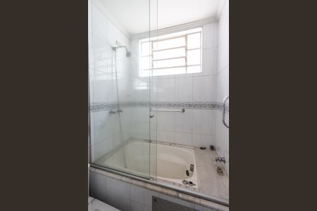 Casa à venda com 200m², 4 quartos e 2 vagas Casa à venda com 200m², 4 quartos e 2 vagasBanheiro da Suíte