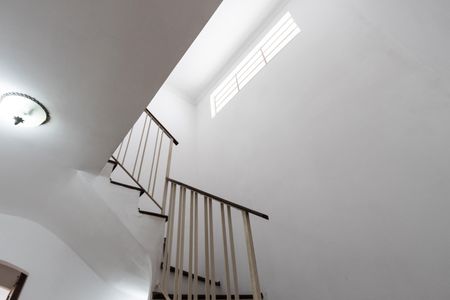 Casa à venda com 200m², 4 quartos e 2 vagas Casa à venda com 200m², 4 quartos e 2 vagasSala