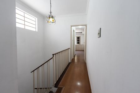 Casa à venda com 200m², 4 quartos e 2 vagas Casa à venda com 200m², 4 quartos e 2 vagasCorredor