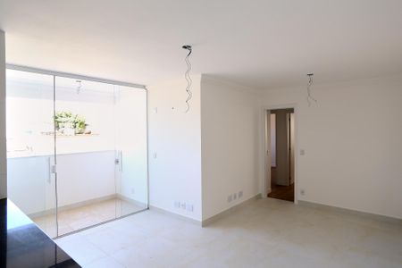Sala de apartamento à venda com 3 quartos, 96m² em Sagrada Família, Belo Horizonte