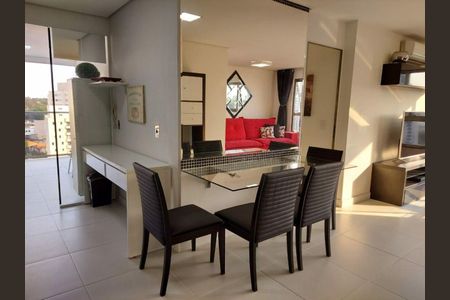 Apartamento para alugar com 70m², 2 quartos e 1 vaga