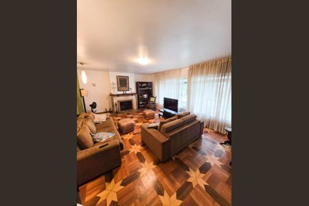 Casa à venda com 6 quartos, 400m² em Jardim Leonor Mendes de Barros, São Paulo