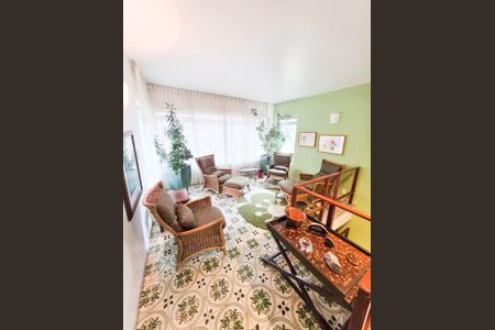 Casa à venda com 6 quartos, 400m² em Jardim Leonor Mendes de Barros, São Paulo