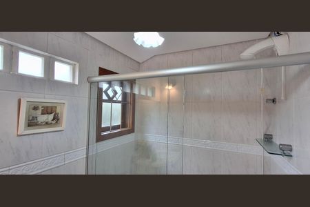 Casa para alugar com 840m², 5 quartos e 7 vagasBanheiro social