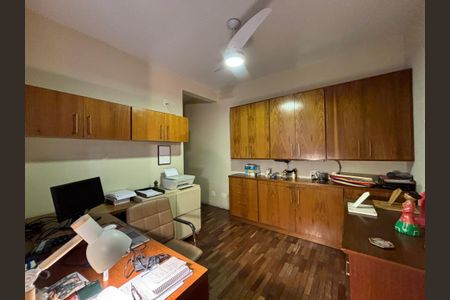 Apartamento à venda com 150m², 3 quartos e 2 vagasEscritório