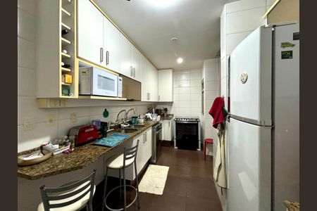 Apartamento à venda com 150m², 3 quartos e 2 vagasCozinha